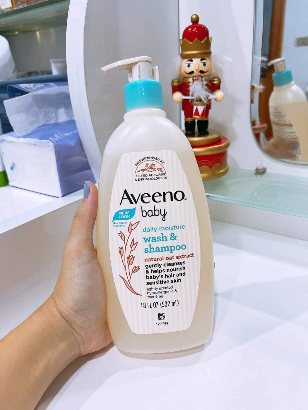 Aveeno Baby Daily Moisture Wash & Shampoo (18 FL OZ(532 ml) - Image 4